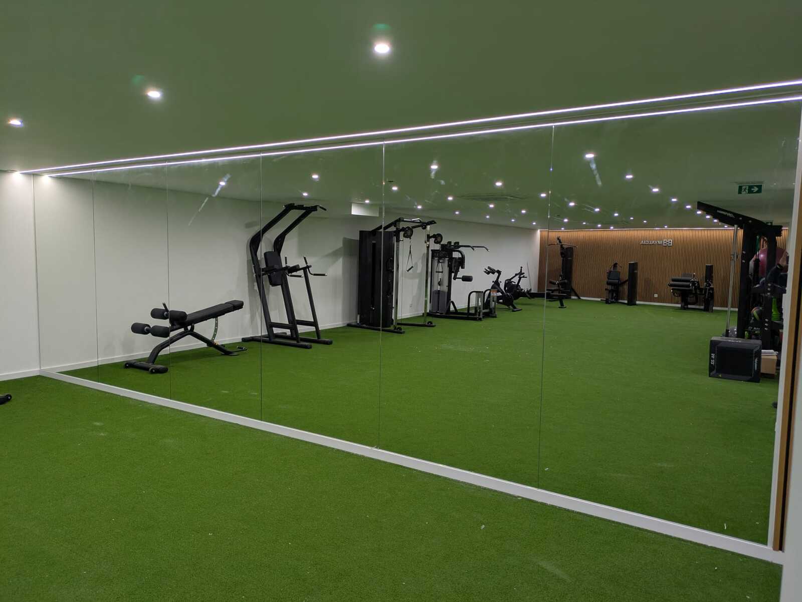 espelho ginásio do chão ao tecto