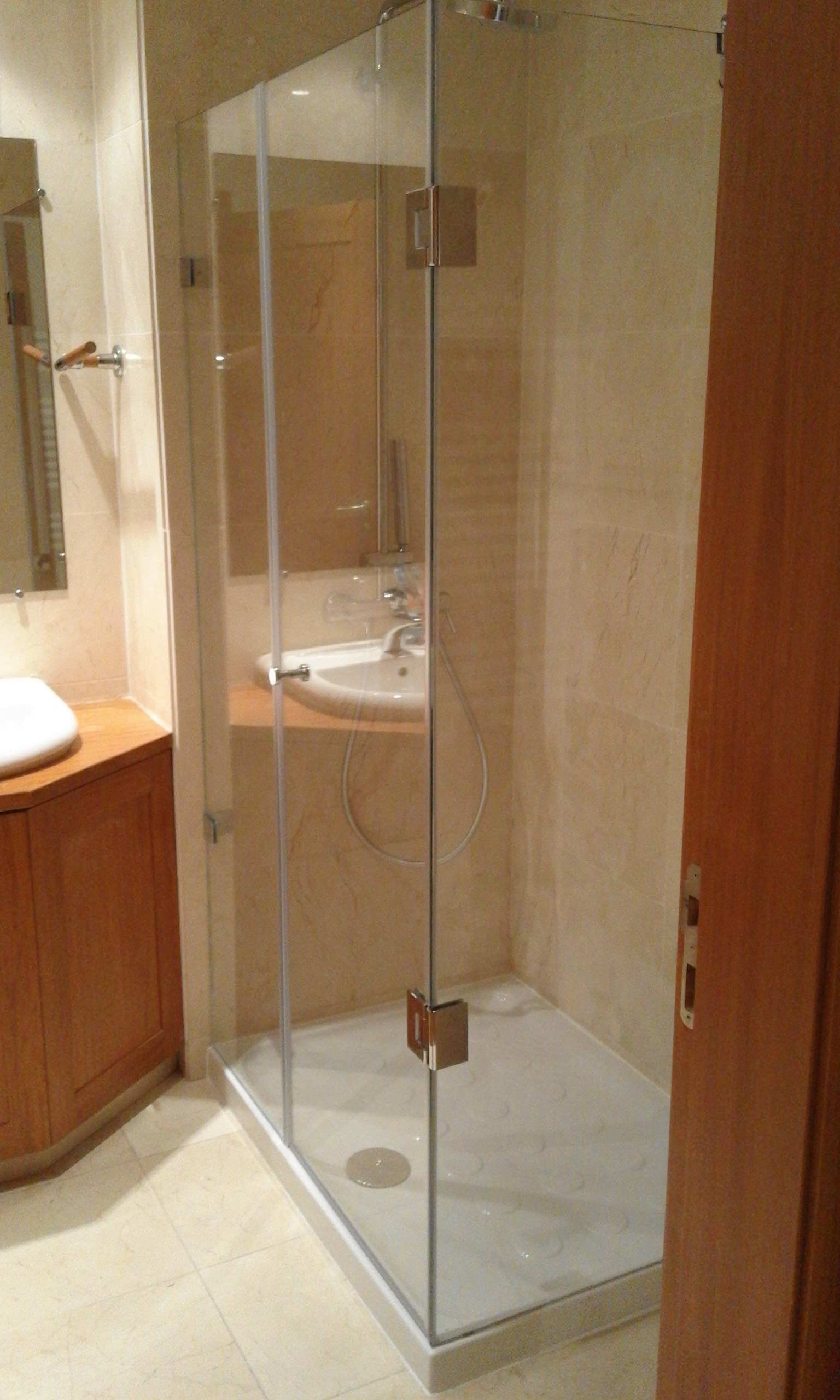 Cabine de duche com porta
