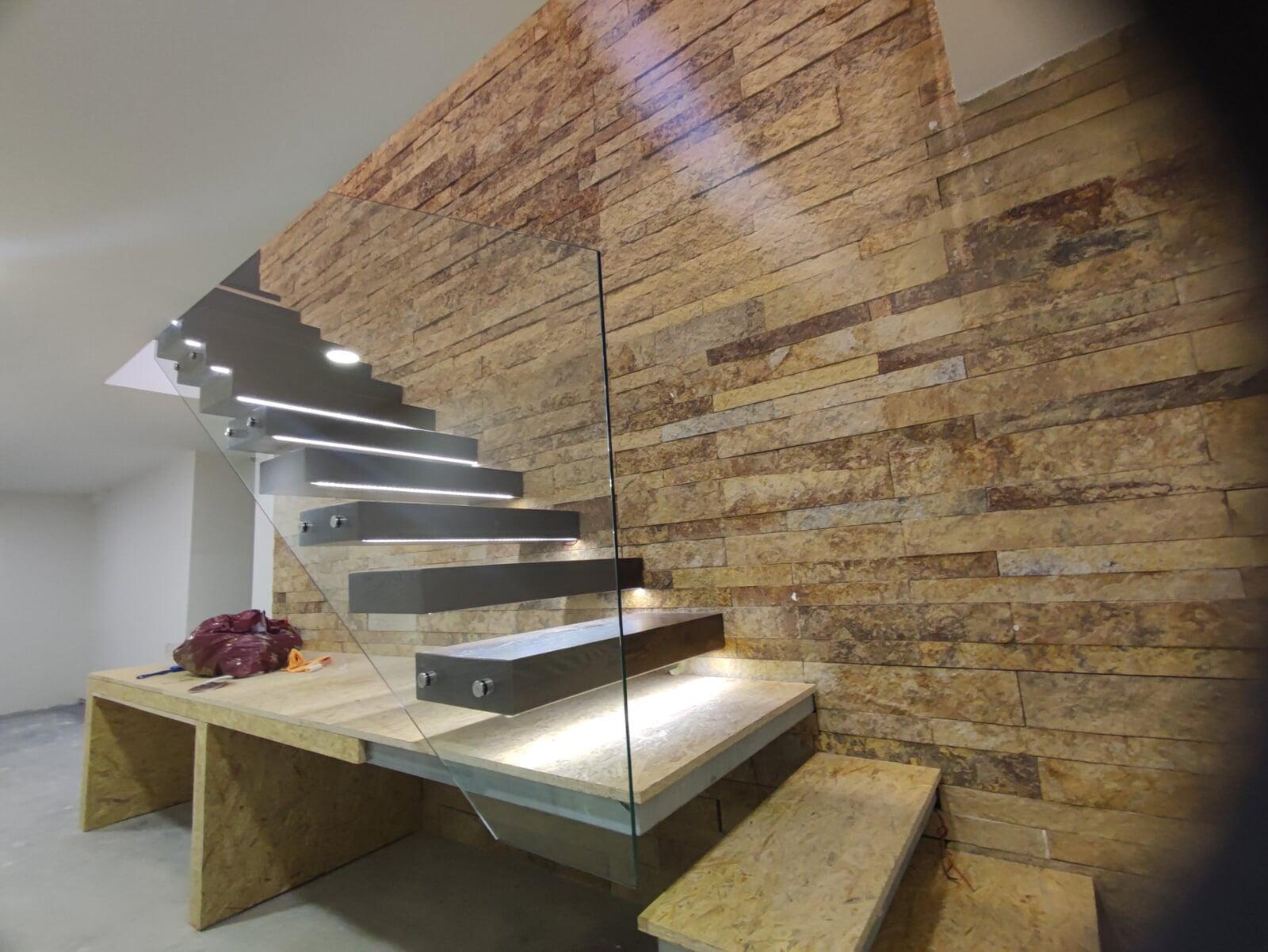 guarda em vidro para degraus de escada