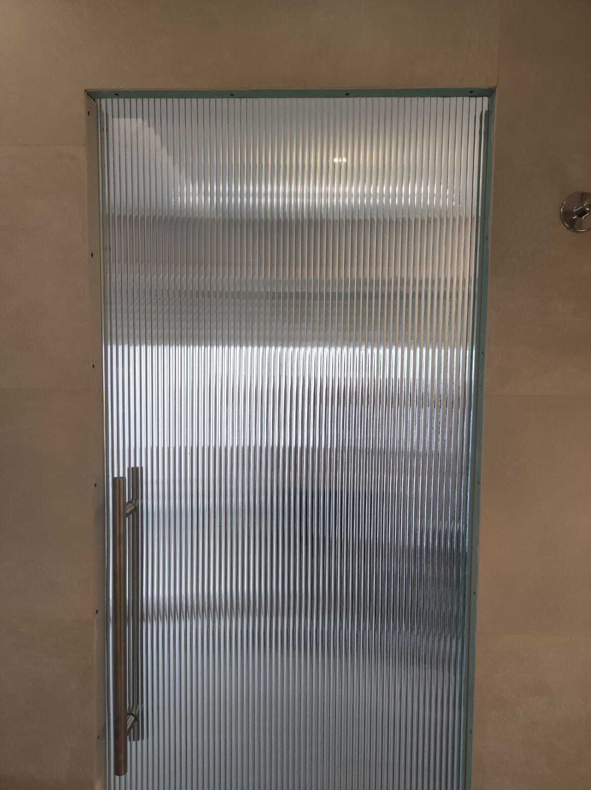 porta interior em vidro canelado