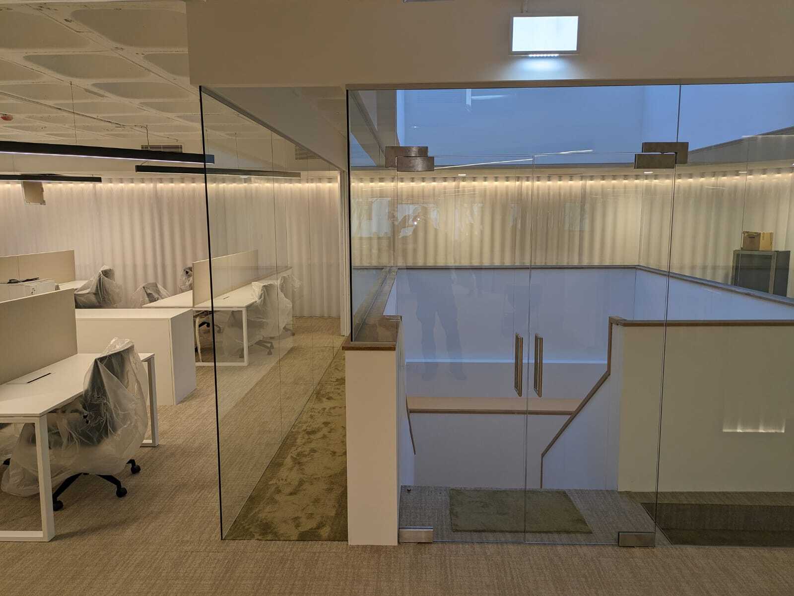 porta dupla divisoria em vidro